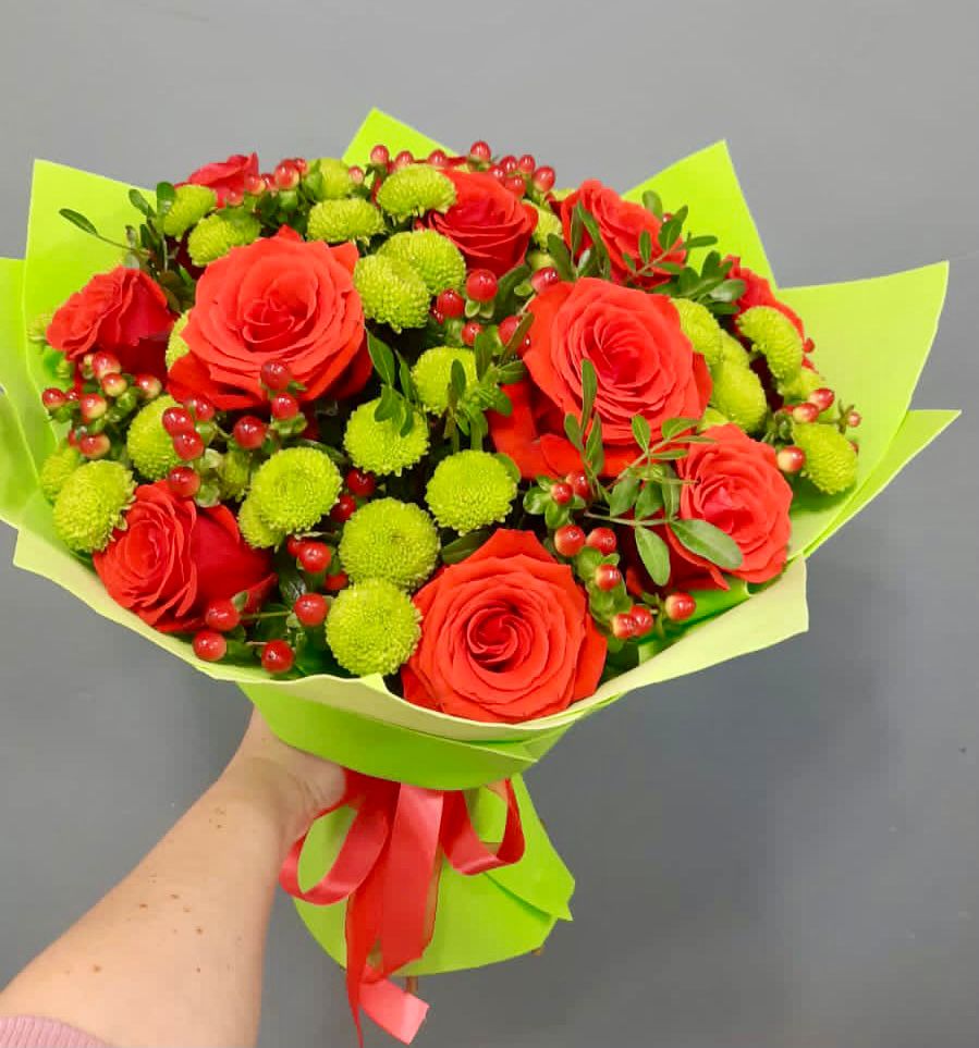 Букет цветов из: Хризантемы и Розы в Змиёвке