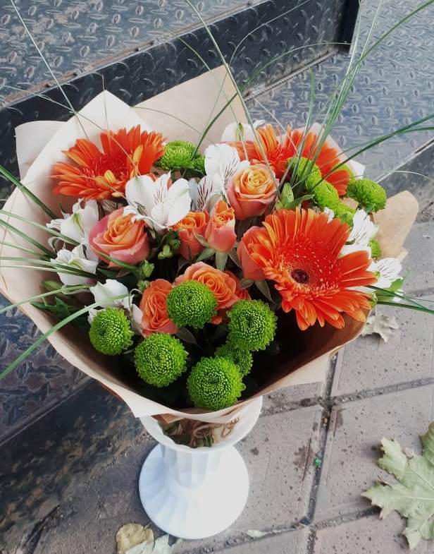 Букет цветов из: Герберы, Хризантемы, Альстромерии и Розы в Змиёвке
