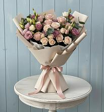 Букет цветов из:  Розы и Лизиантусы в Змиёвке