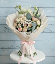 Букет цветов из:  Розы и Лизиантусы #REPLACE_PRED# Змиёвке