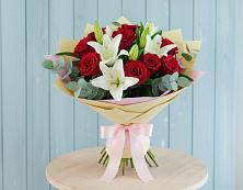 Букет цветов из:  Лилии и Розы в Змиёвке