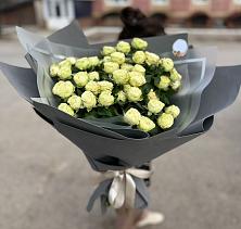 Букет Белые кустовые розы Солинеро в Змиёвке