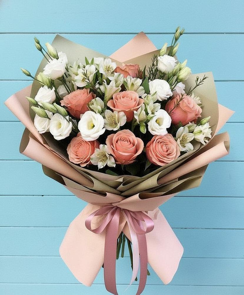 Букет цветов из: Розы, Альстромерии и Лизиантусы в Змиёвке