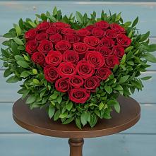 Цветочная композиция из Розы в виде сердца в Змиёвке