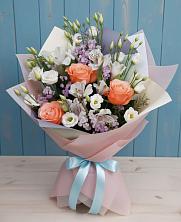 Букет цветов из:  Лизиантусы, Розы, Альстромерии и Гипсофила в Змиёвке