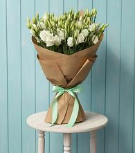 Букет цветов из:  Лизиантусы в Змиёвке