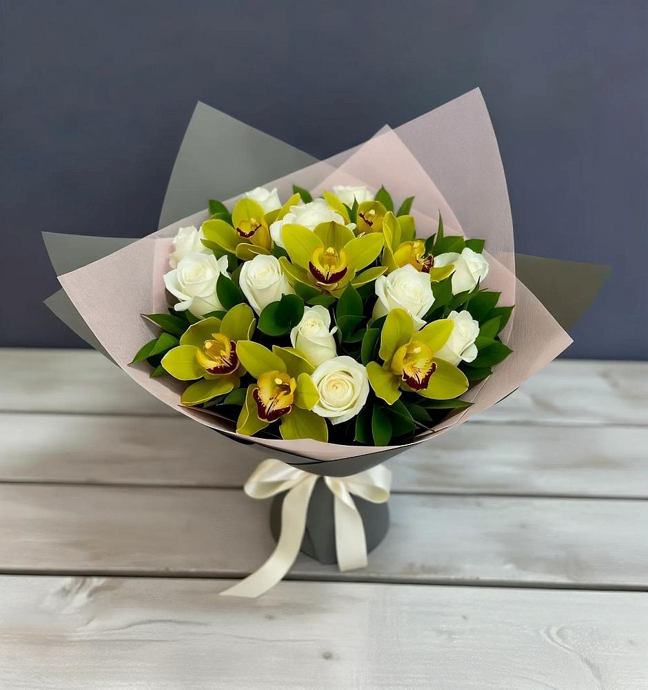 Букет цветов из: Орхидеи и Розы в Змиёвке