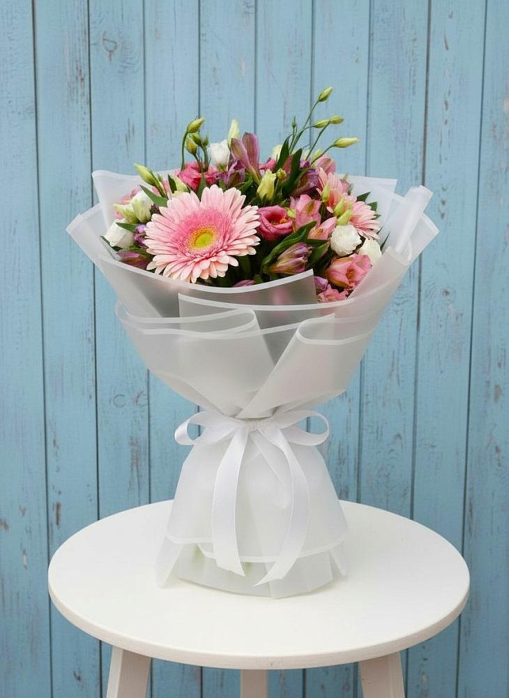 Букет цветов из: Герберы, Альстромерии и Лизиантусы в Змиёвке