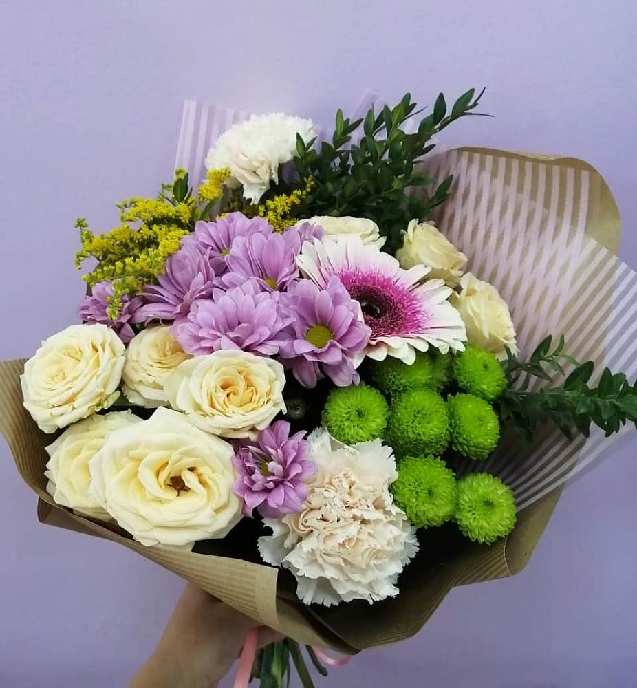 Букет цветов из: Хризантемы, Розы, Гвоздики и Герберы в Змиёвке