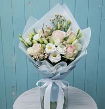Букет цветов из:  Розы и Лизиантусы в Змиёвке