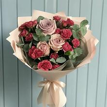 Букет цветов из:  Гвоздики и Розы в Змиёвке
