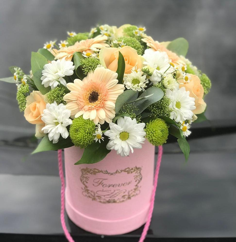 Цветочная композиция из Розы, Герберы и Хризантемы в шляпной коробке в Змиёвке