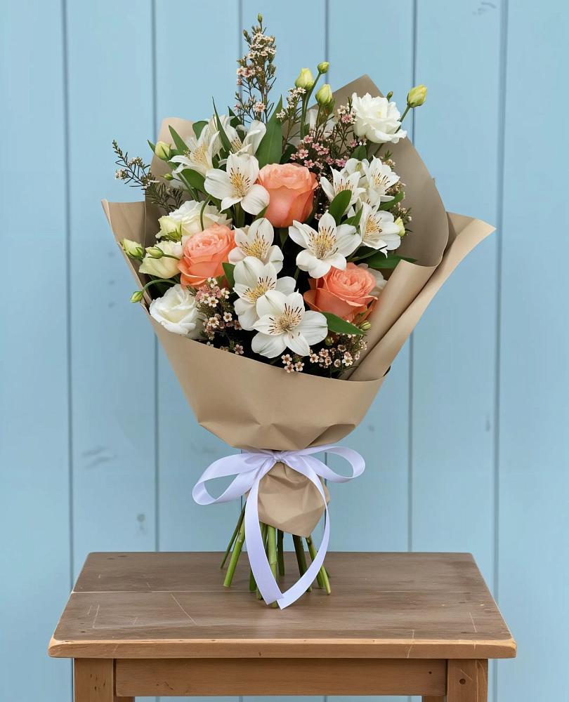 Букет цветов из: Альстромерии, Лизиантусы, Розы и Хризантемы в Змиёвке