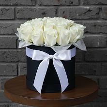 Цветочная композиция из Розы в шляпной коробке в Змиёвке